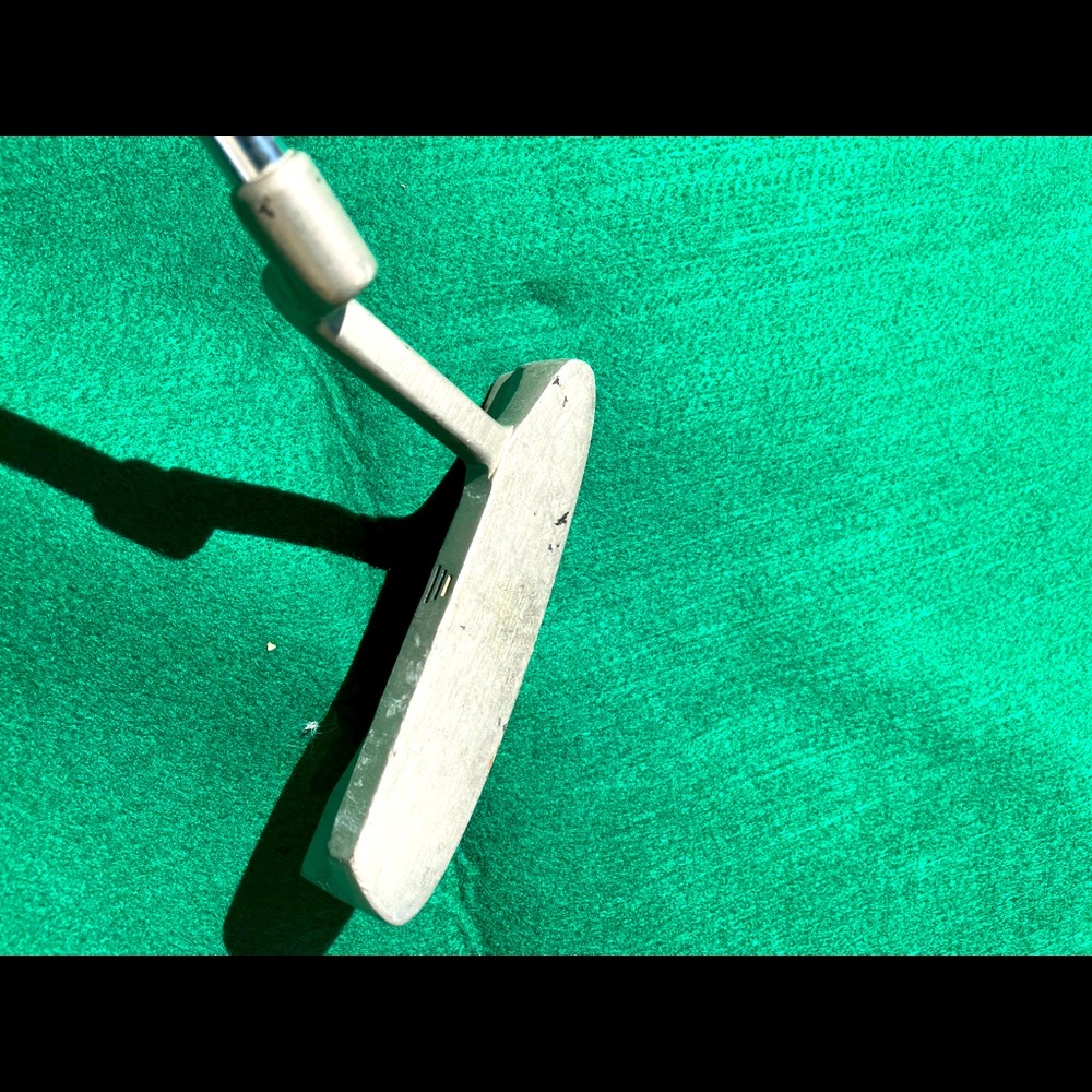 Nomad Tru Roll 2 Putter 34 In right Handed 
Good